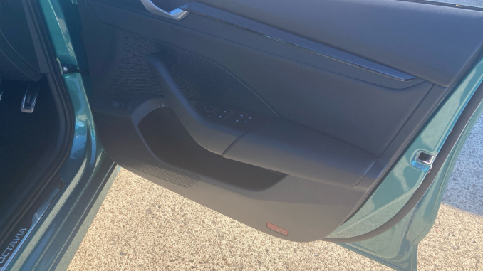 Skoda Octavia 2.0 TSI vRS 5dr DSG Petrol Estate - Image 19